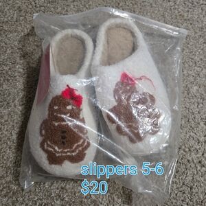 Cozy Gingerbread Women Slippers - White and Brown